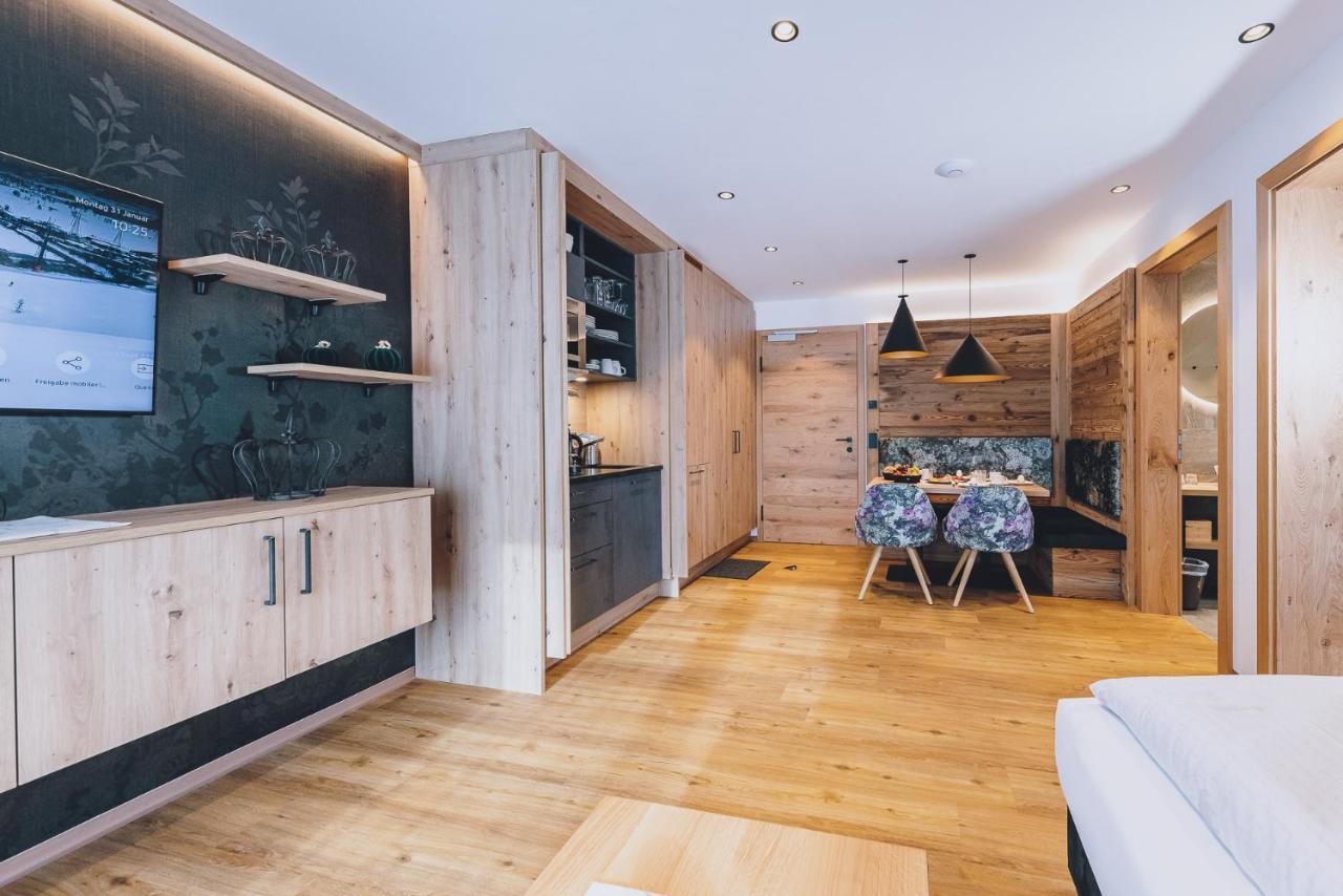 Dorfkrug Kaprun - Luxury Suites & Appartements Экстерьер фото