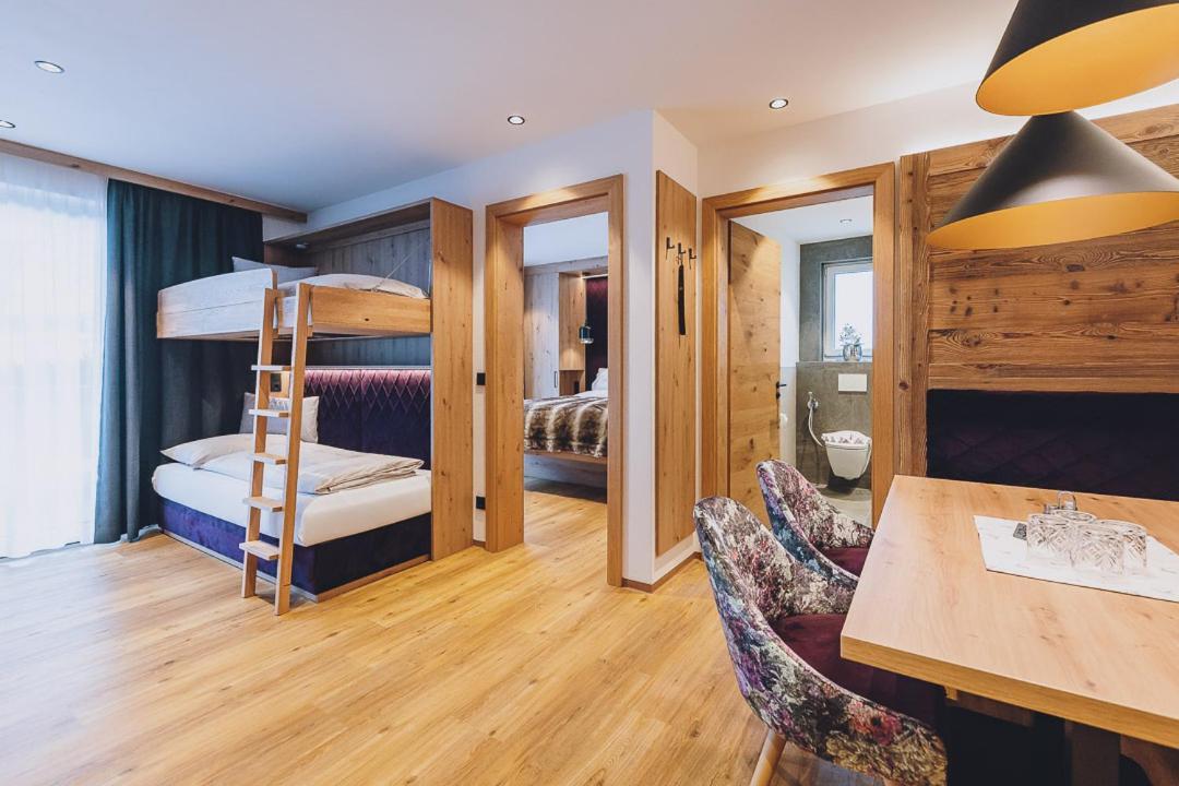 Dorfkrug Kaprun - Luxury Suites & Appartements Экстерьер фото