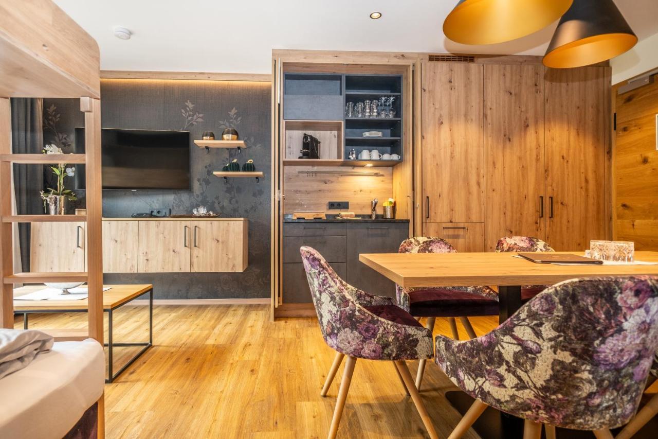 Dorfkrug Kaprun - Luxury Suites & Appartements Экстерьер фото