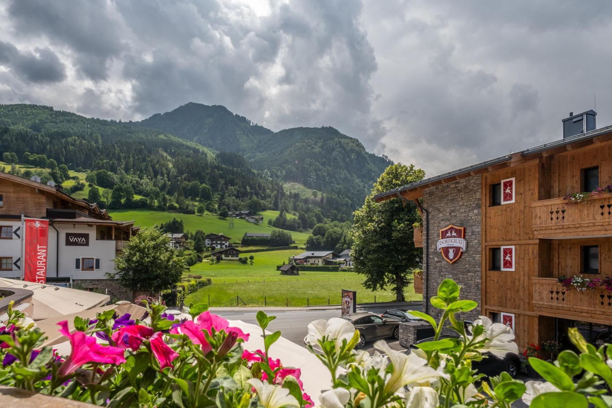 Dorfkrug Kaprun - Luxury Suites & Appartements Экстерьер фото