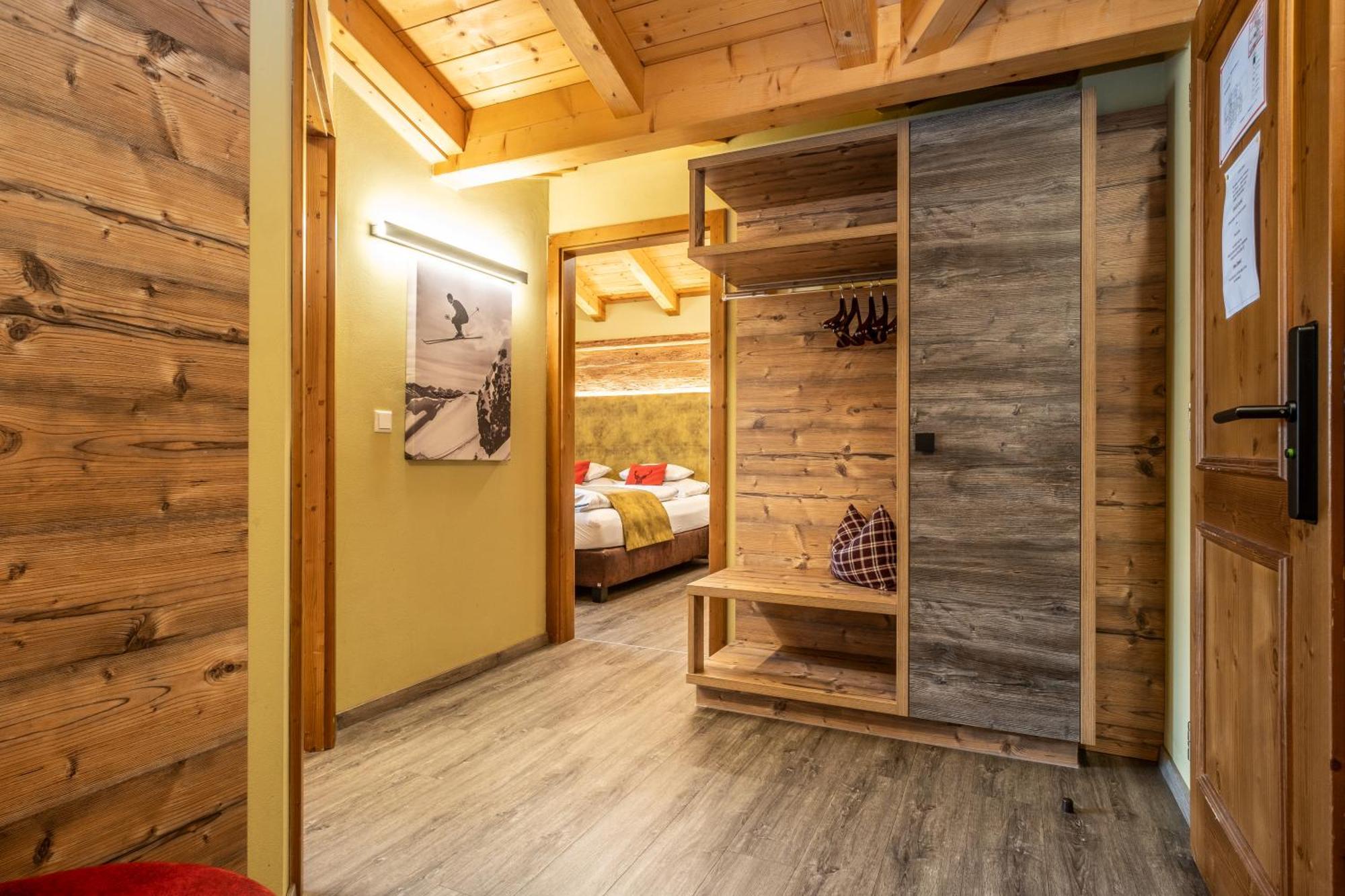Dorfkrug Kaprun - Luxury Suites & Appartements Экстерьер фото