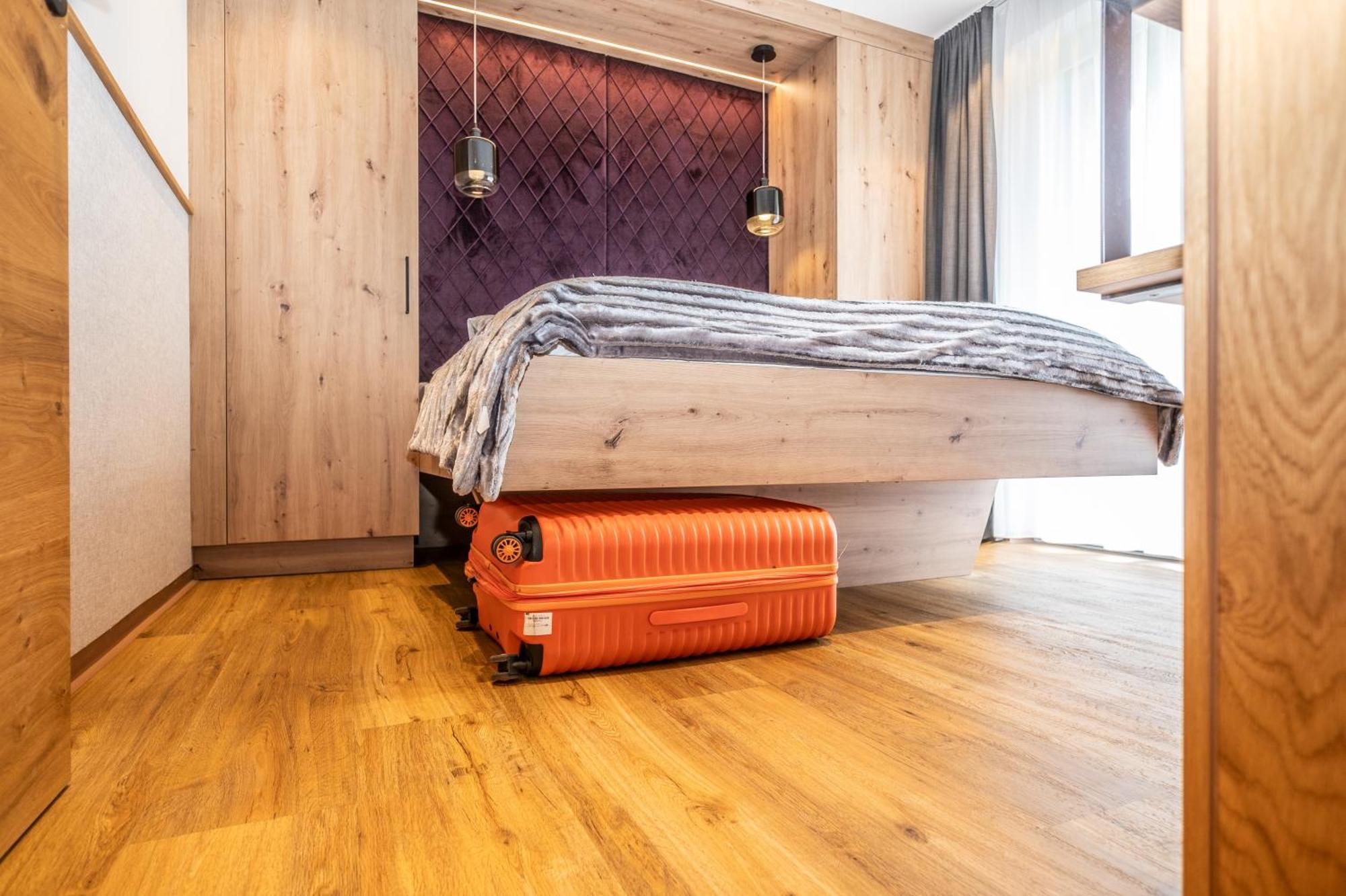 Dorfkrug Kaprun - Luxury Suites & Appartements Экстерьер фото