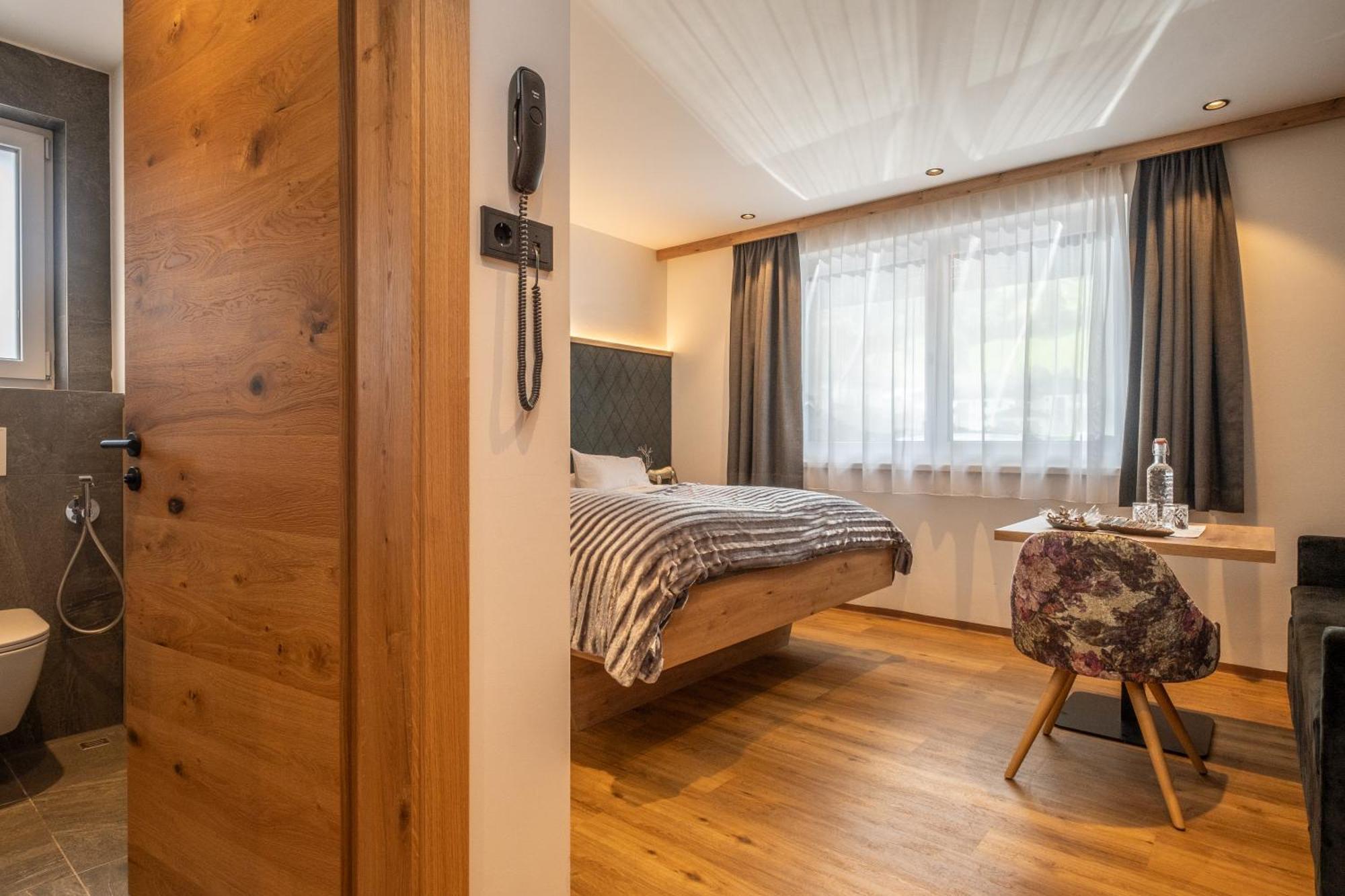 Dorfkrug Kaprun - Luxury Suites & Appartements Экстерьер фото