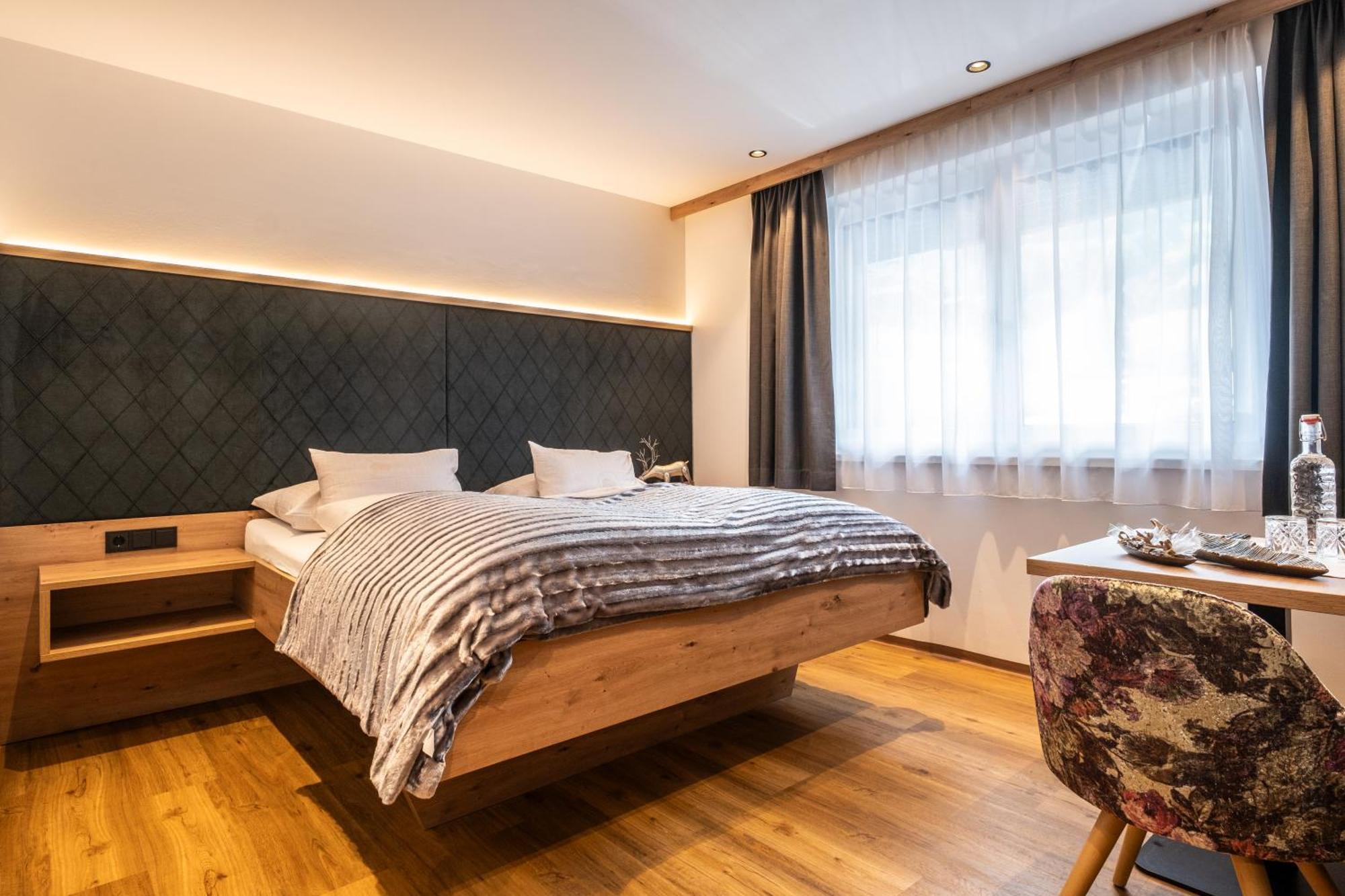 Dorfkrug Kaprun - Luxury Suites & Appartements Экстерьер фото